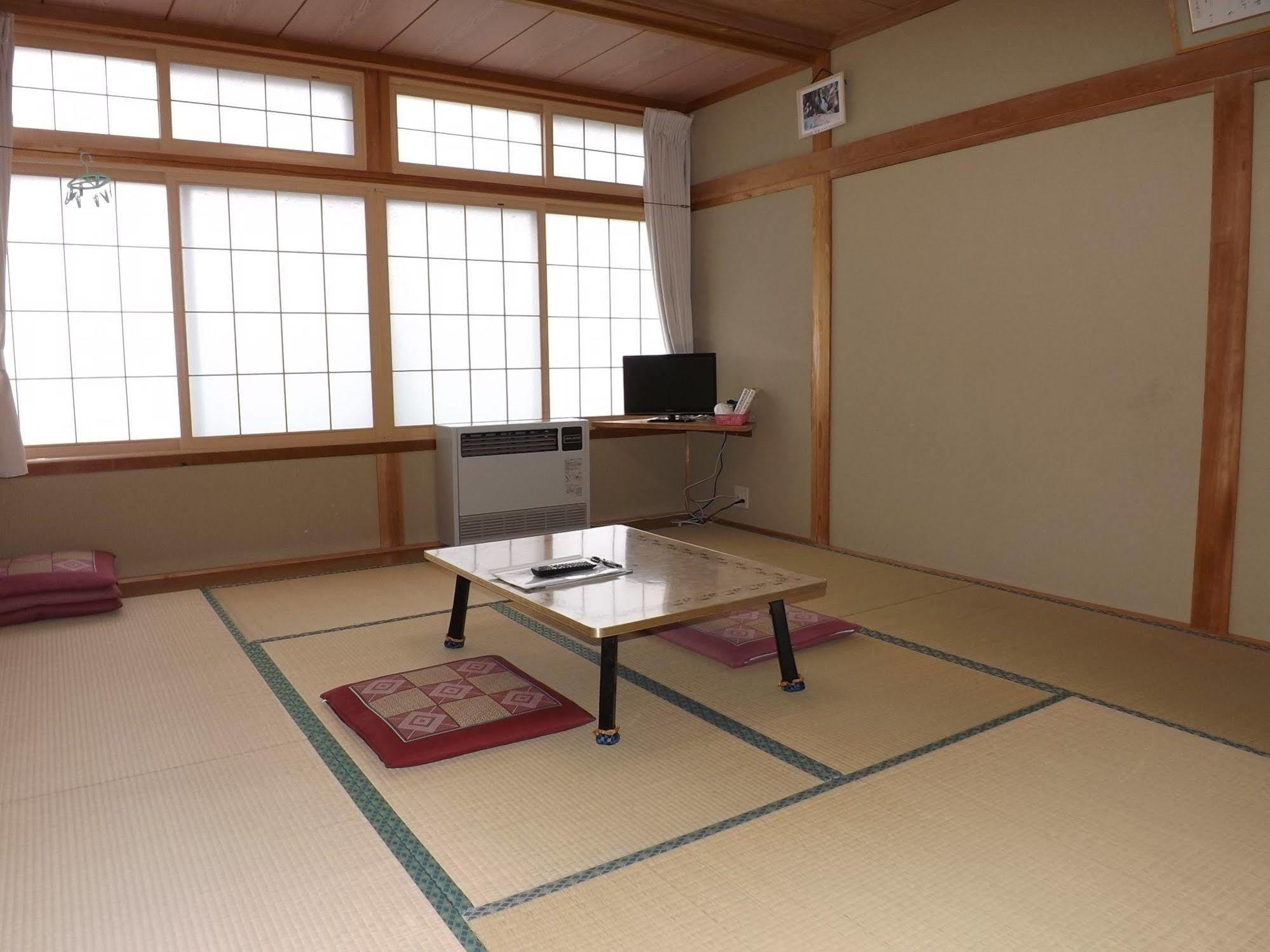 Togakushi- Kogen Minshuku Rindo Hotel Nagano Exterior photo